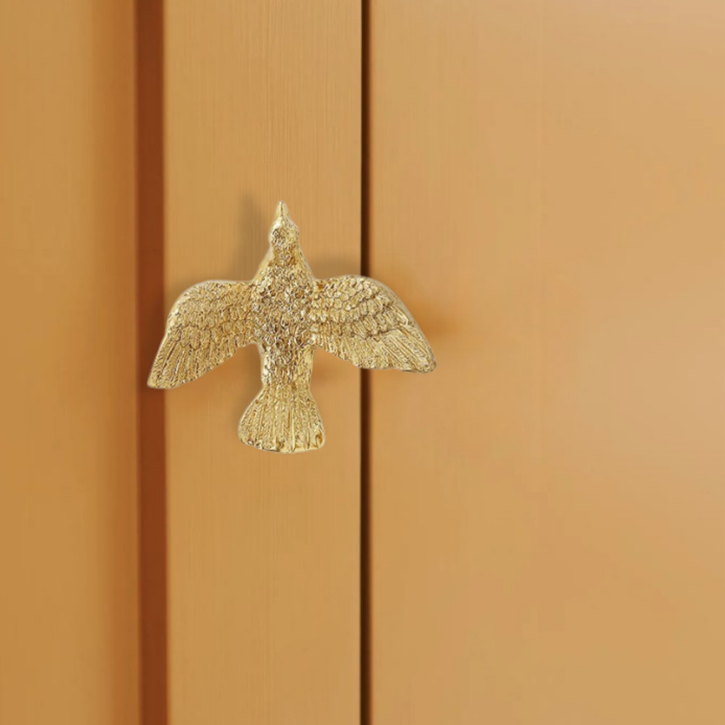 Knobelle Messing-Fliegervogel-Knopf – Goldener Schrankknopf, Vintage-Wandhaken-Akzent, Naturinspirierte Wohnkultur