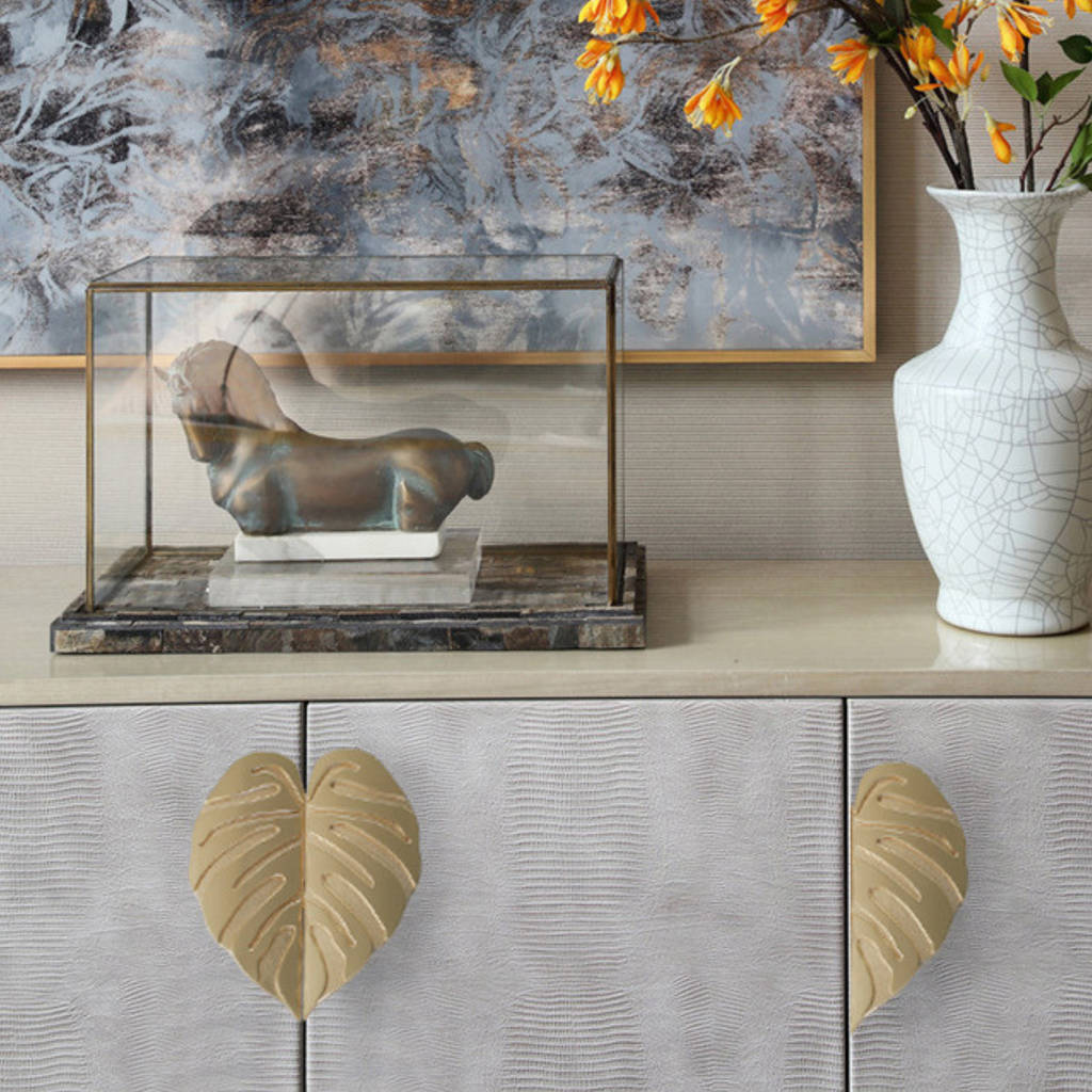 Knobelle Messing Blatt Möbelknauf (2er Set) – Monstera Schubladengriff Paar, Dekorativer Möbelgriff, Botanisches Wohnaccessoire