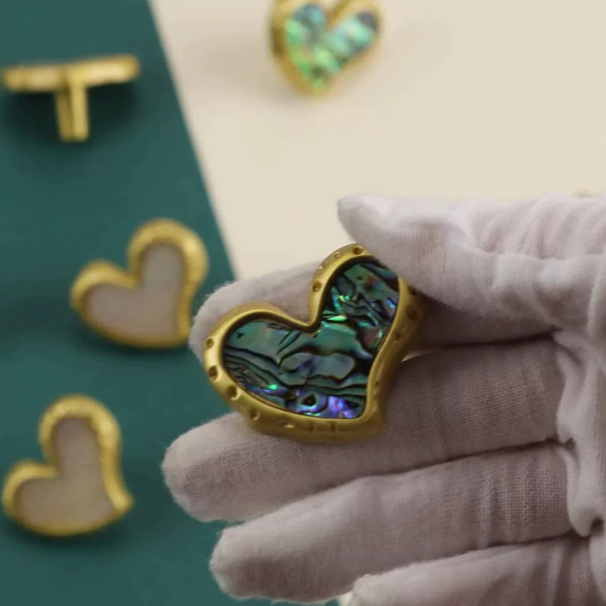 Knobelle Crysta – Heart Inlay Brass Cabinet Knob | Mother of Pearl & Abalone