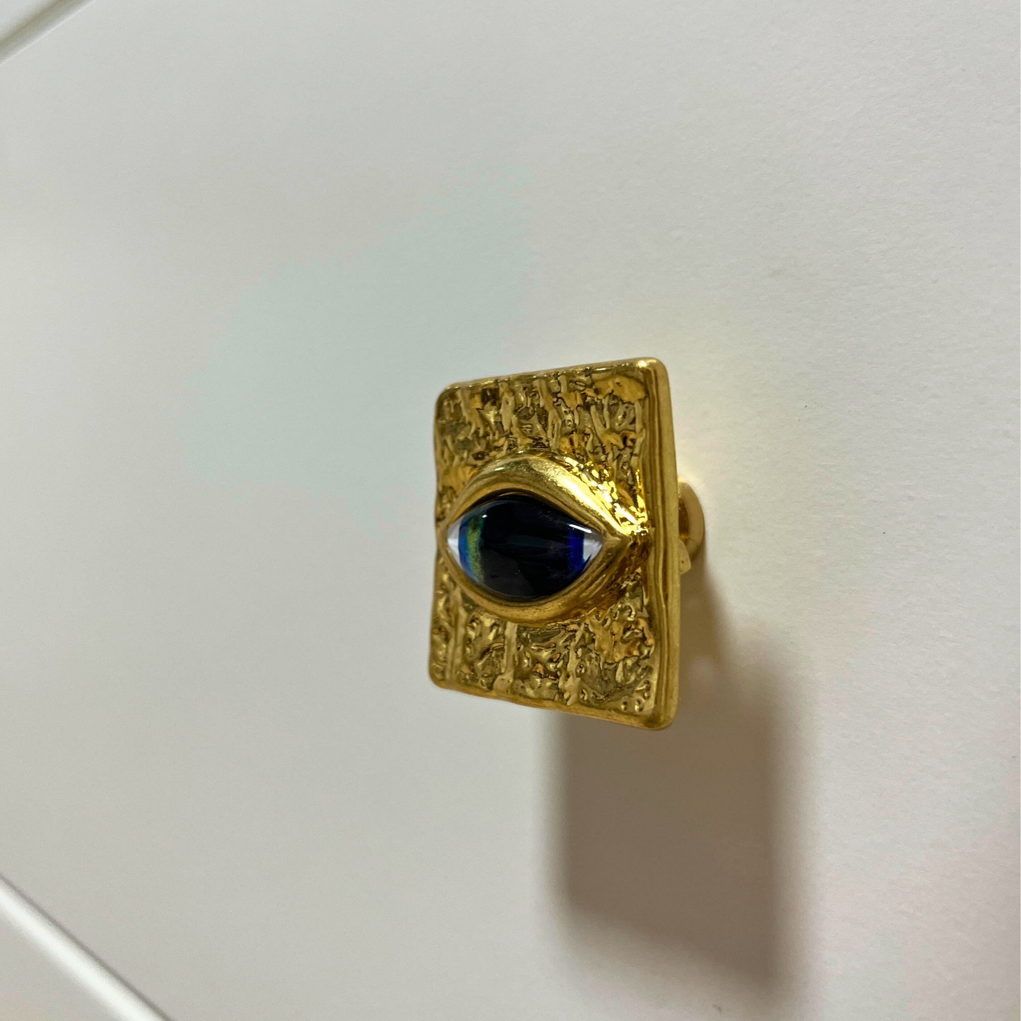 Knobelle Brass Eye Knob – Modern Drawer Pull, Textured Cabinet Handle, Artistic Home Accent