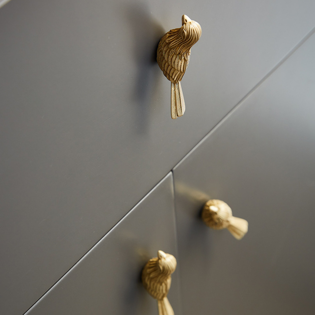 Knobelle Massiver Messing-Vogel-Schrankknauf – Vintage Gold Schubladengriff, Skulpturierte Tierbeschläge, Verspielter Wohnakzent