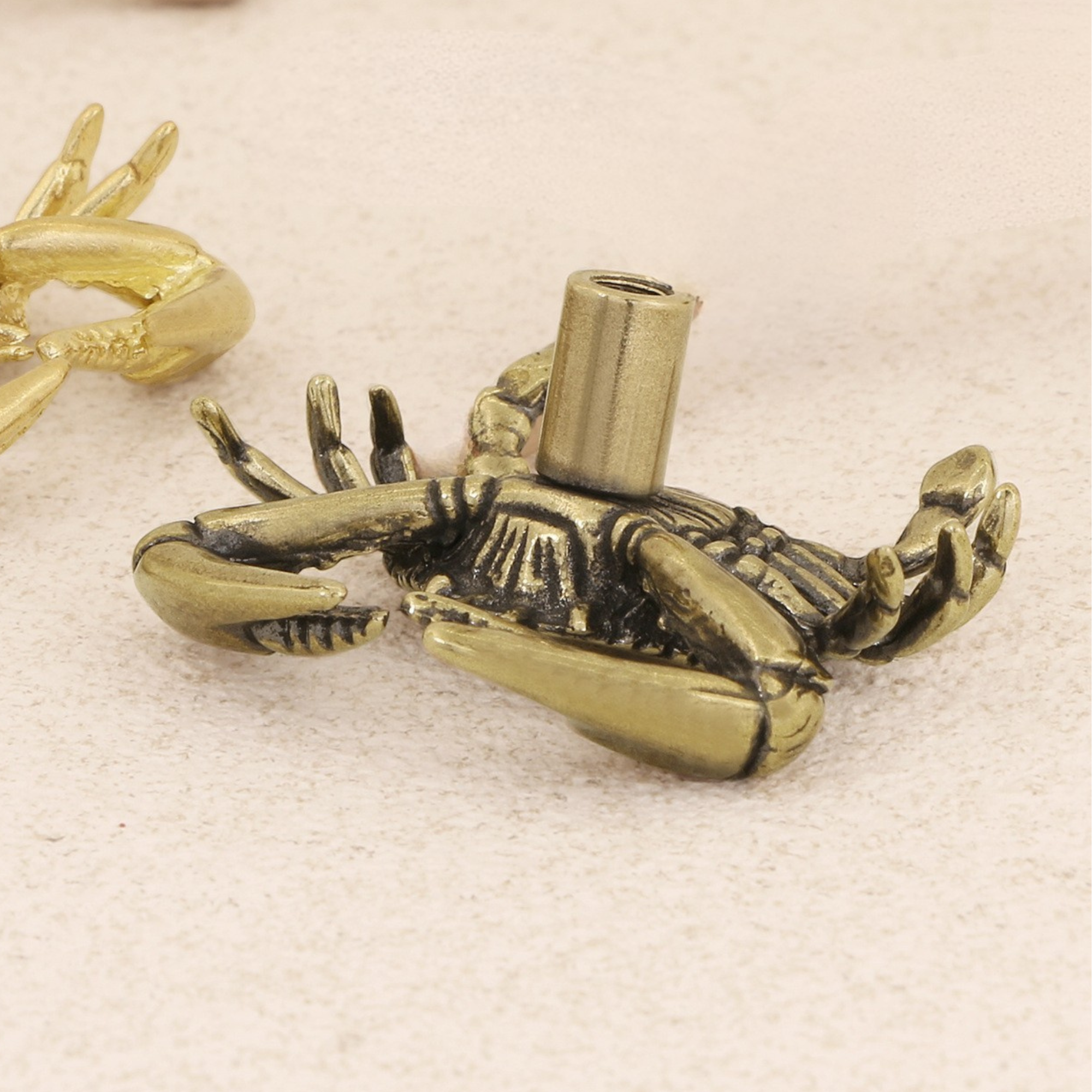 Knobelle Massiver Messing-Krebs-Möbelknauf – Vintage Coastal Schubladengriff, nautische Tierbeschläge, vom Meer inspirierter Akzent