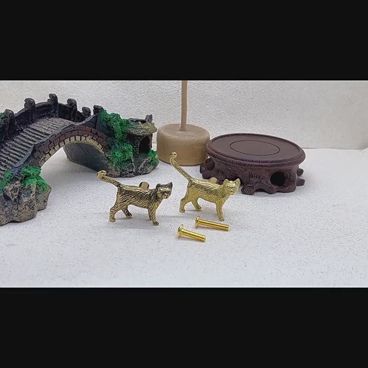 Knobelle Brass Cat Handle Hook – Vintage Animal Cabinet Knob, Decorative Wall Accent